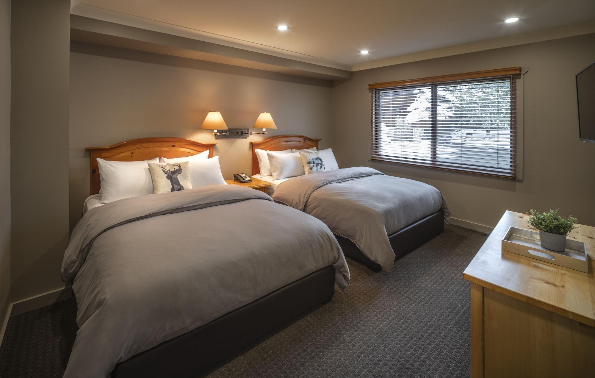 Buffalo Mountain Lodge Банф Экстерьер фото