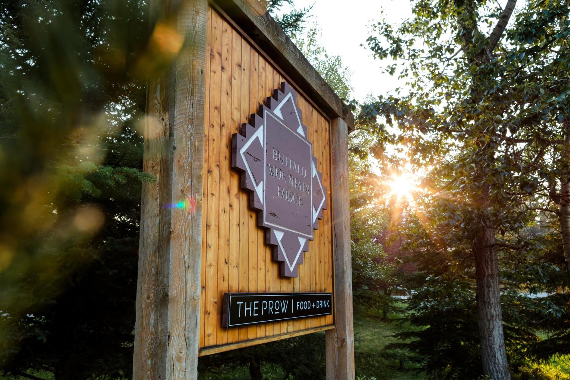 Buffalo Mountain Lodge Банф Экстерьер фото